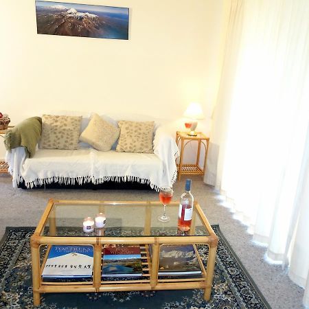 Smokebush Cottage - Holiday Home Exclusively Yours Turangi Zewnętrze zdjęcie