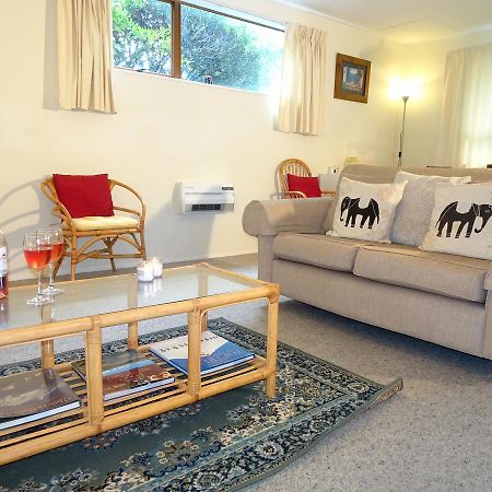 Smokebush Cottage - Holiday Home Exclusively Yours Turangi Zewnętrze zdjęcie